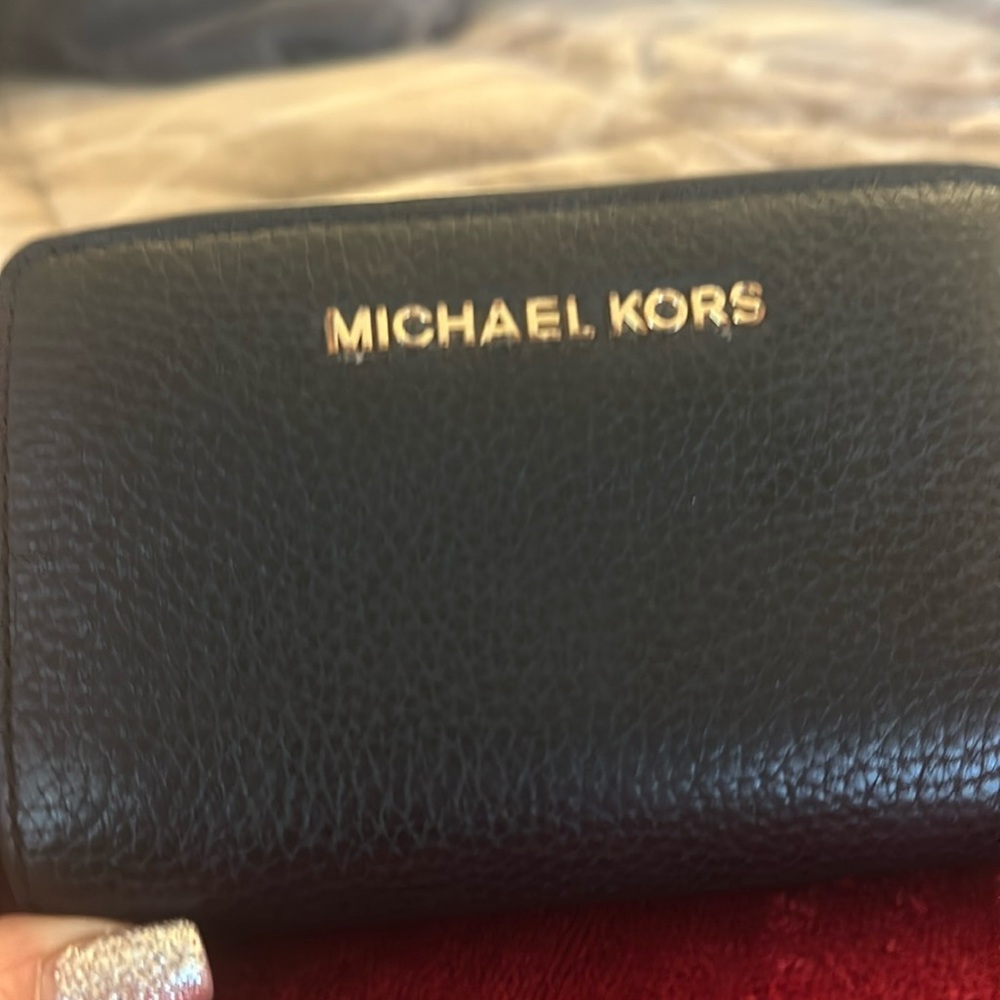 Michal Kors button wallet !